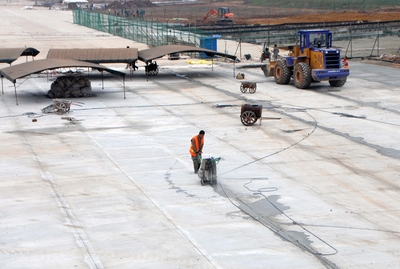 南充机场扩建项目及跑道建设全面完工